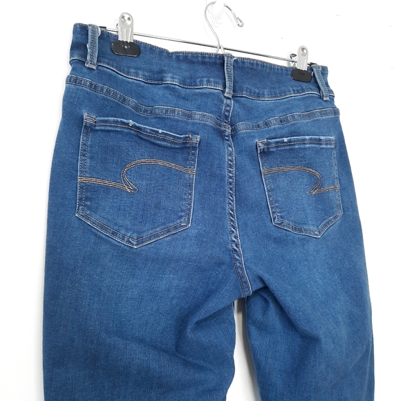 Time and Tru Distressed Straight Leg Jeans Raw Hem Womens Size 12 Stretch - Picture 12 of 14